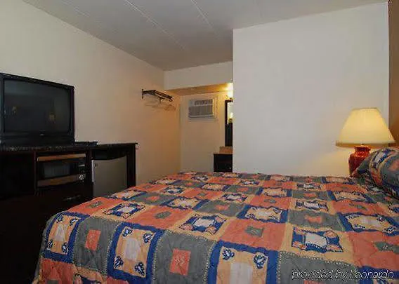 American And Motel 2*
