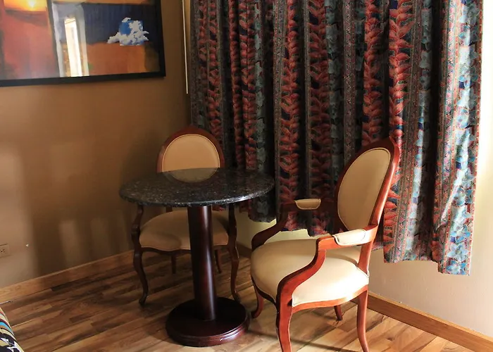 Motel American And 2*